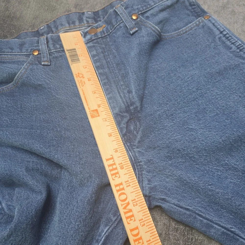 Wrangler Cowboy Cut Jeans Mens 34x34 (33x33) Medium Wash Straight Rodeo Western